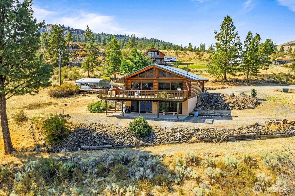 Photo of 20301 Brougher Lane E Ln, Wilbur, WA 99185 (MLS # 2500180)