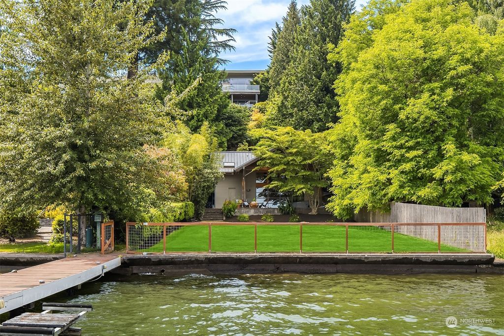 Photo of 4526 55th Avenue NE, Seattle, WA 98105 (MLS # 2179347)