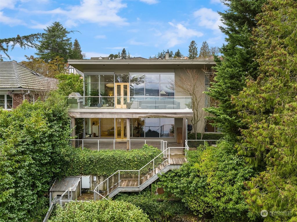 Photo of 4526 55th Avenue NE, Seattle, WA 98105 (MLS # 2179347)