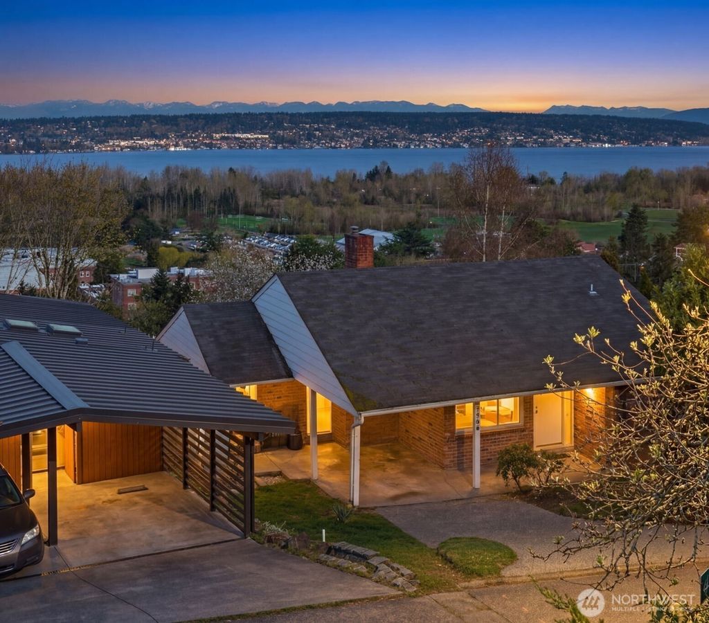 Photo of 7508 56th Avenue NE, Seattle, WA 98115 (MLS # 2496603)