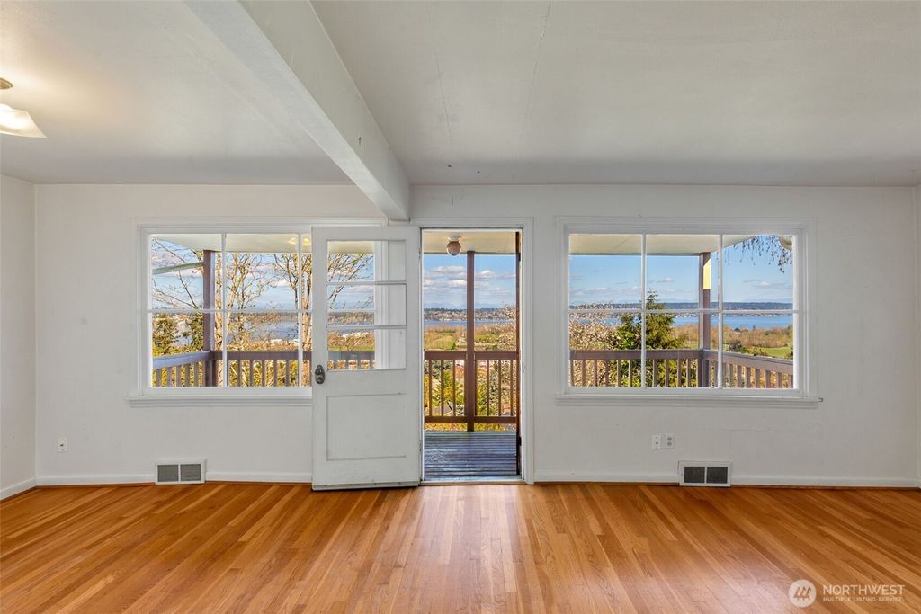 Photo of 7508 56th Avenue NE, Seattle, WA 98115 (MLS # 2496603)