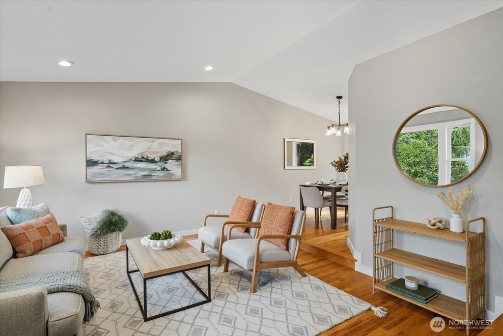 Photo of 11849 NE 105th Lane, Kirkland, WA 98033 (MLS # 2431964)