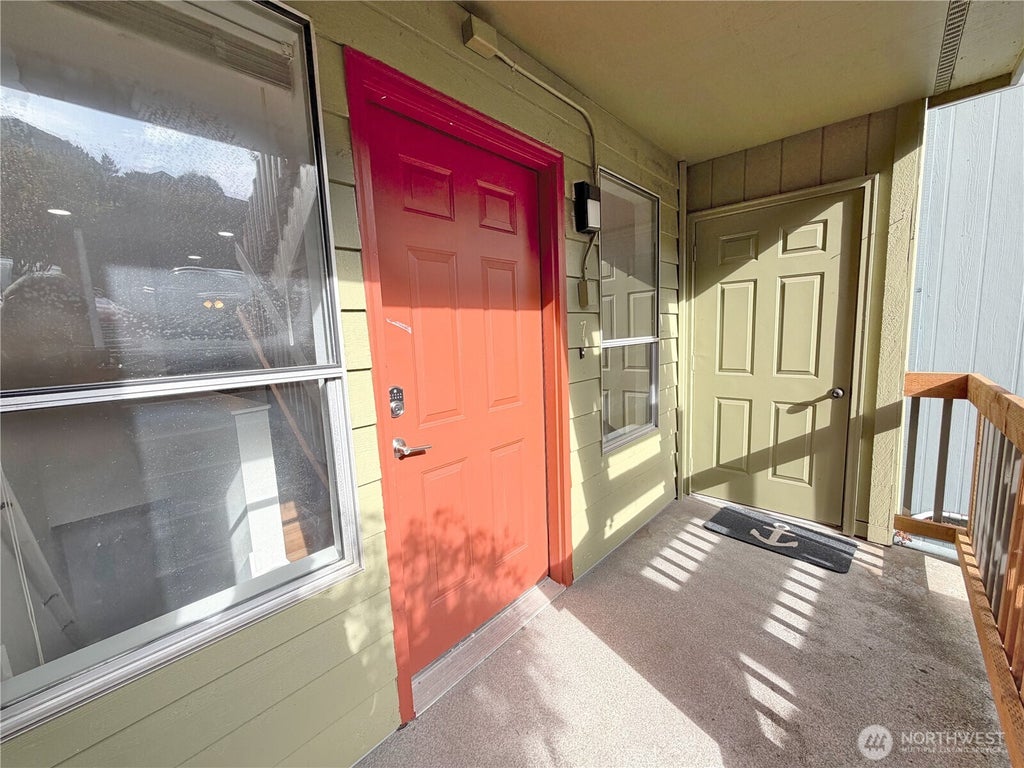 Photo of 500 N National Avenue #7, Bremerton, WA 98312 (MLS # 2588046)