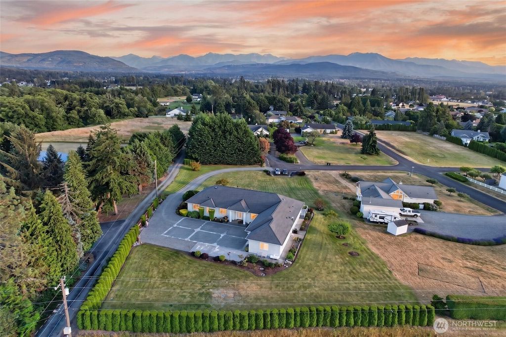 Photo of 31 E Bedinger Road, Sequim, WA 98382 (MLS # 2546356)