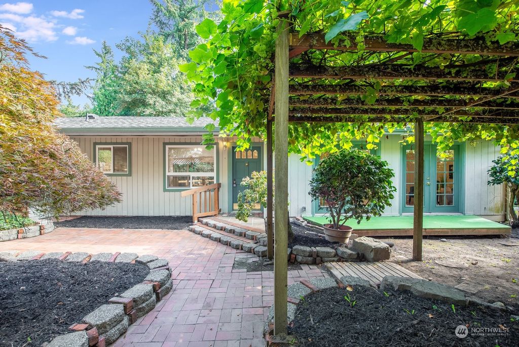 Photo of 1042 168th Avenue SE, Bellevue, WA 98008 (MLS # 2289710)