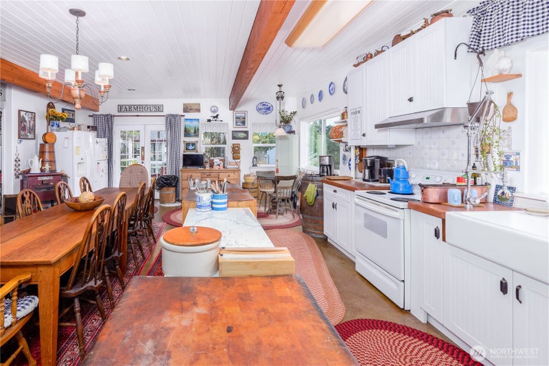 481 Riverside Road