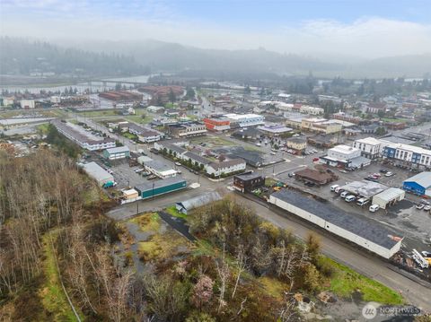 Photo of 124 Commercial Street, Raymond, WA 98577 (MLS # 2349629)