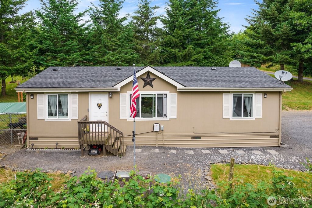 Photo of 143 Deer Haven Drive, Winlock, WA 98596 (MLS # 2496825)