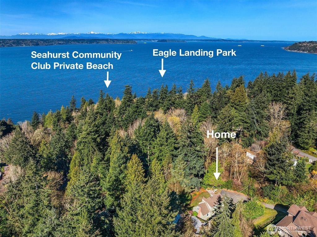 Photo of 2431 SW 149th Place, Burien, WA 98166 (MLS # 2499331)