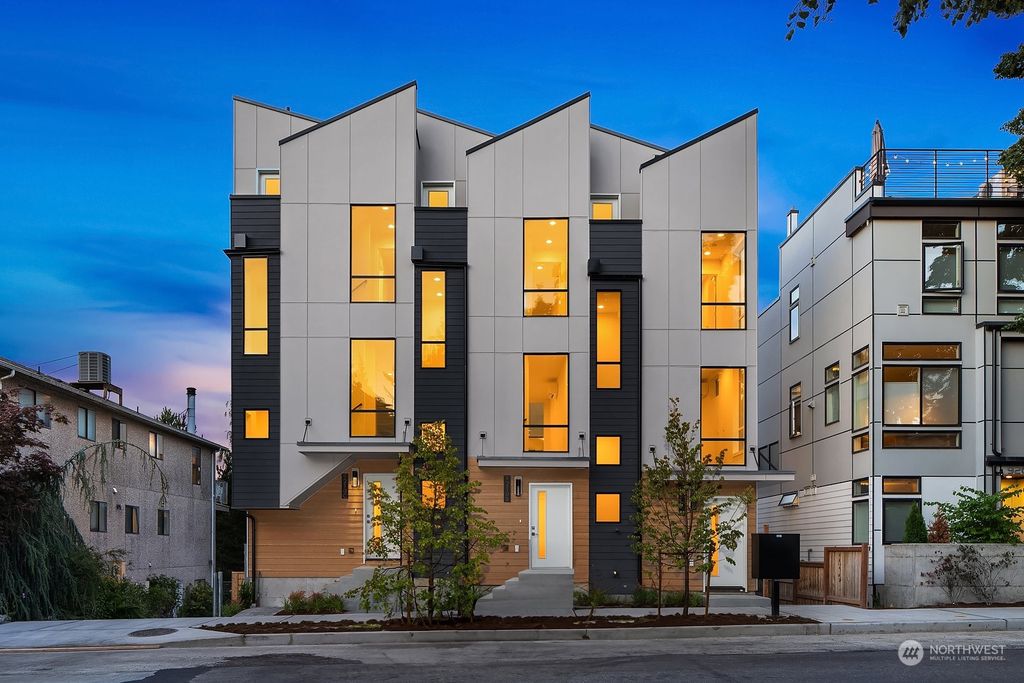 Photo of 9210 C Roosevelt Way NE, Seattle, WA 98115 (MLS # 2159240)