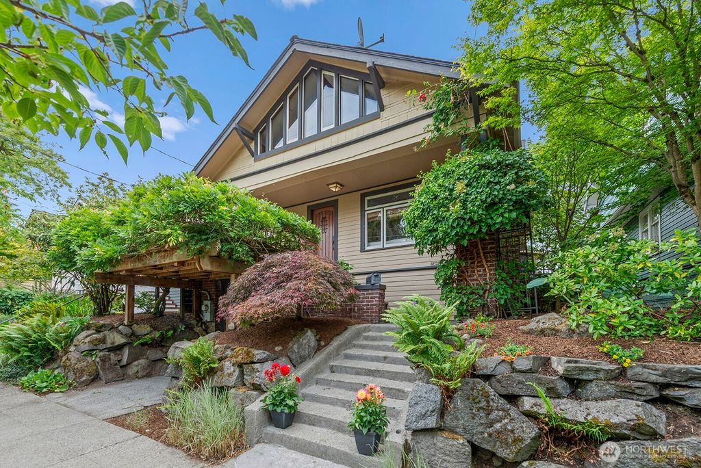 Photo of 4628 Sunnyside Avenue N, Seattle, WA 98103 (MLS # 2395524)
