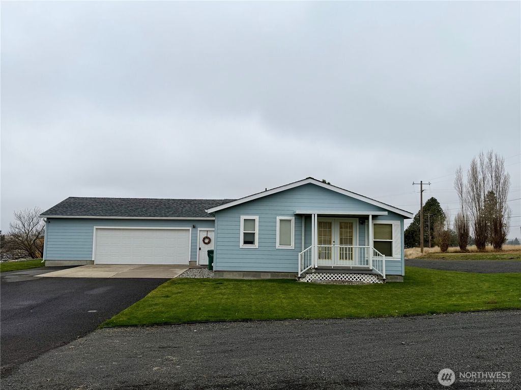 Photo of 502 NW Armstrong Avenue, Wilbur, WA 99185 (MLS # 2457253)