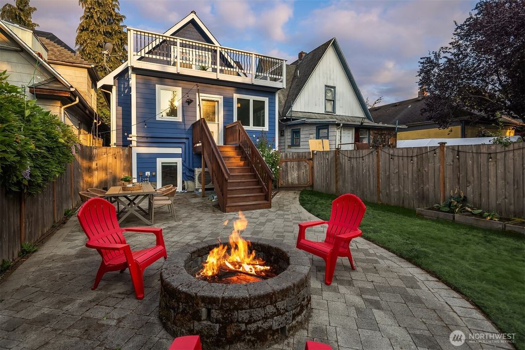 Photo of 1629 22nd Avenue, Seattle, WA 98122 (MLS # 2465986)
