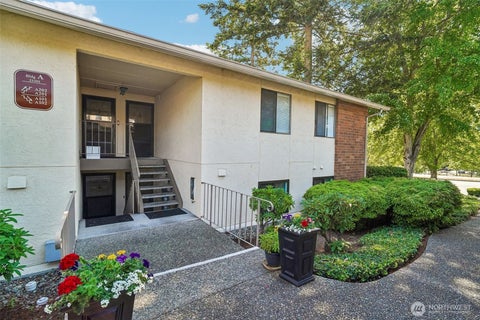 Photo of 23301 Lakeview Drive #A101, Mountlake Terrace, WA 98043 (MLS # 2544153)
