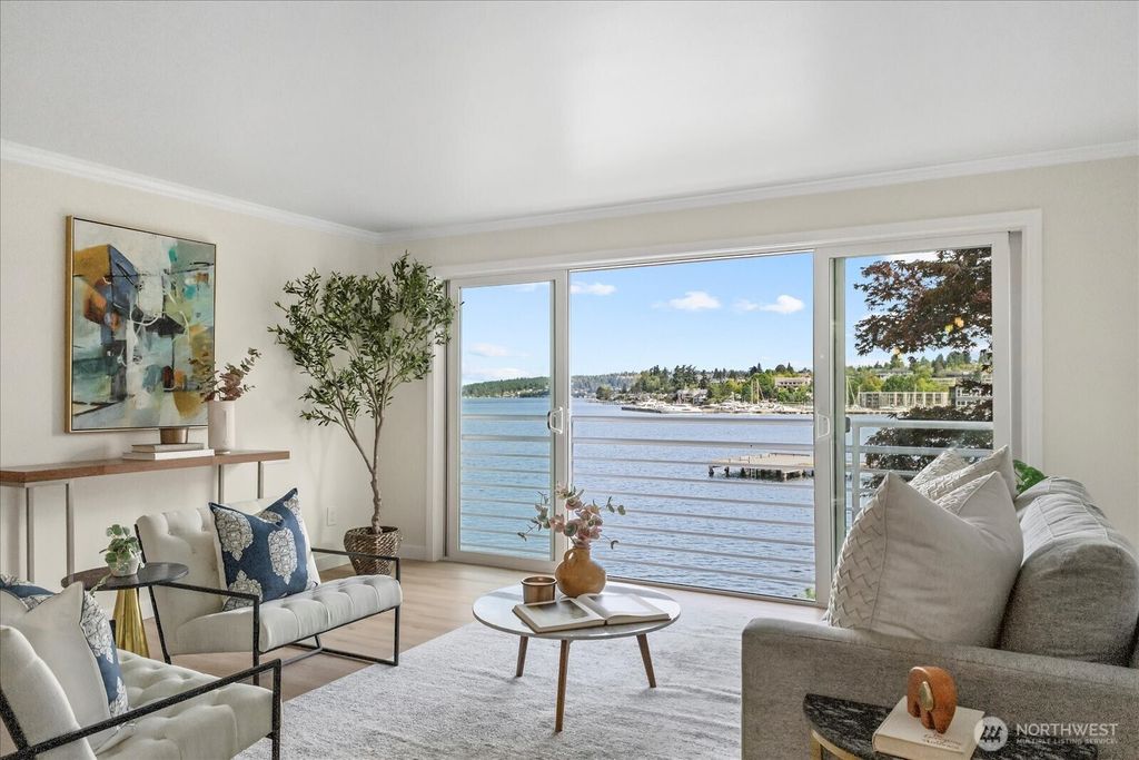 Photo of 733 Lake Street S #202, Kirkland, WA 98033 (MLS # 2424167)