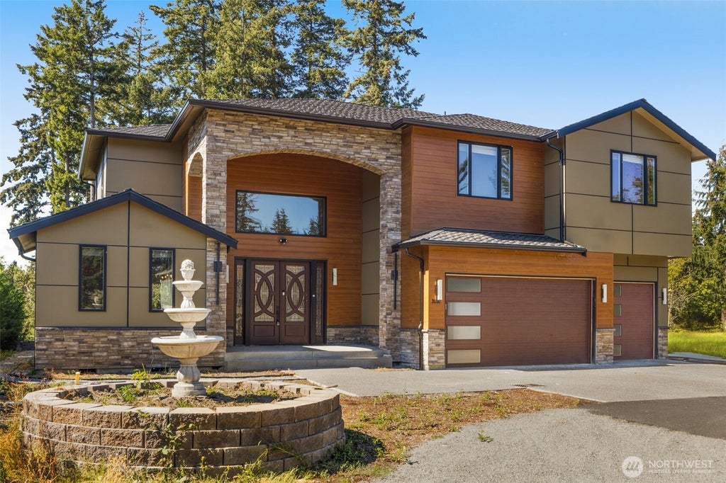 Photo of 35101 27th Avenue S, Federal Way, WA 98003 (MLS # 2580098)