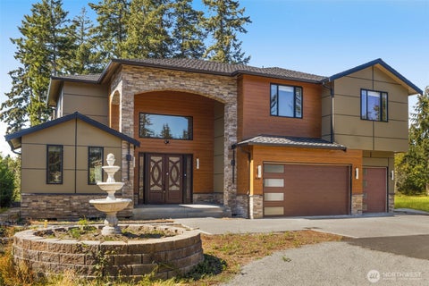 Photo of 35101 27th Avenue S, Federal Way, WA 98003 (MLS # 2580098)