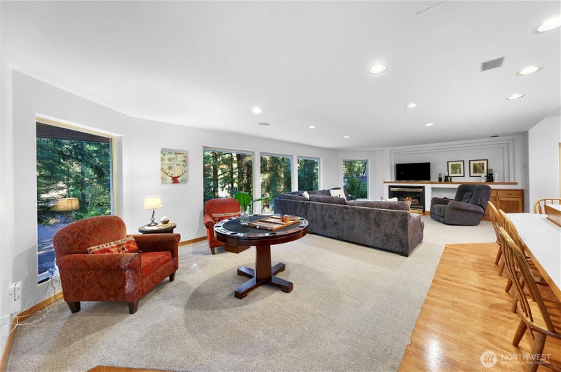 6929 Baker Circle