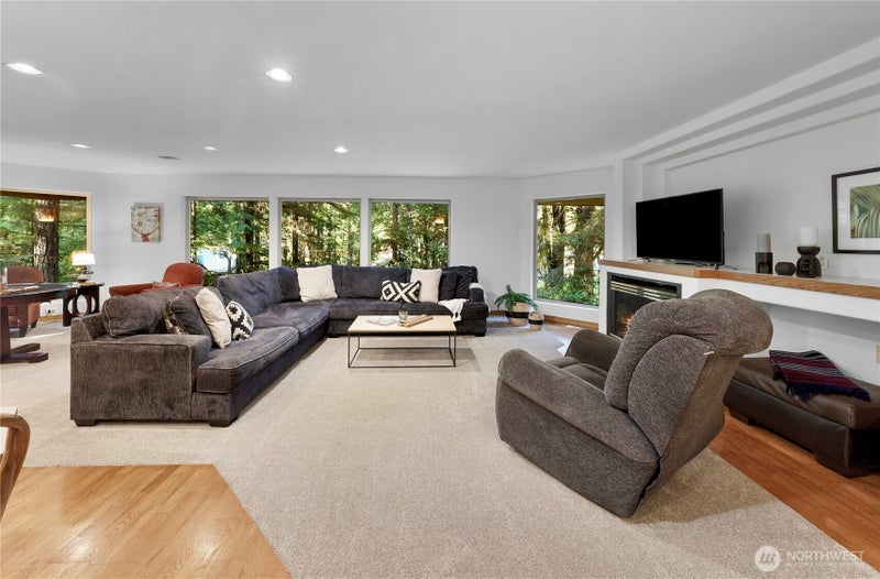 6929 Baker Circle