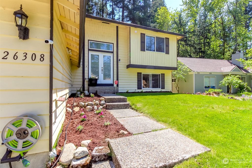 Photo of 26308 187th Court SE, Covington, WA 98042 (MLS # 2065295)