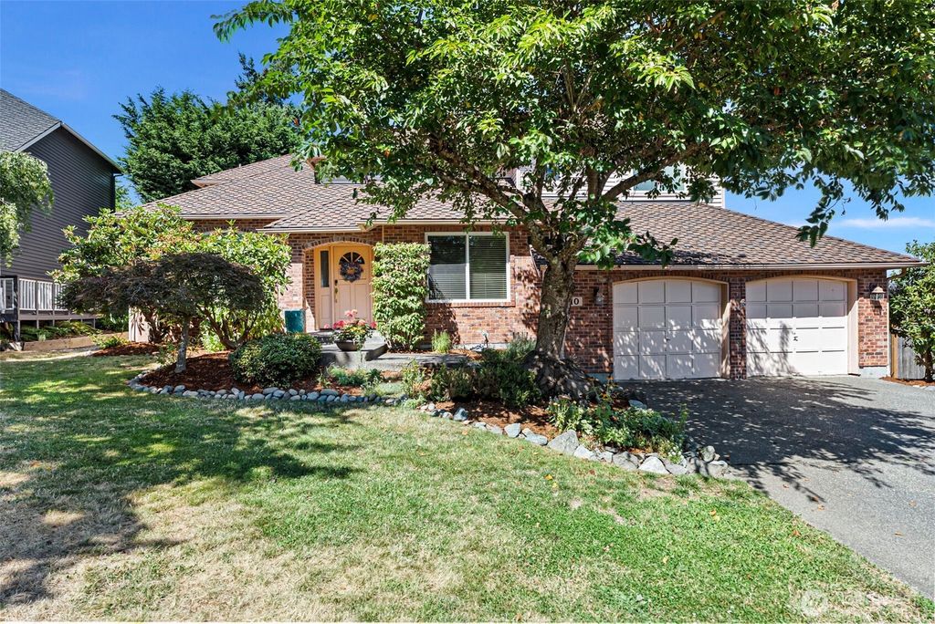 Photo of 4810 SW 330th Court, Federal Way, WA 98023 (MLS # 2393533)