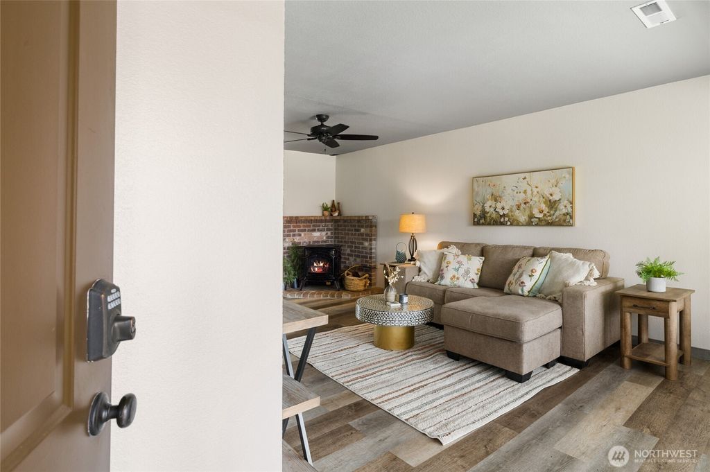 Photo of 280 Blue Agate, Ronald, WA 98940 (MLS # 2487721)