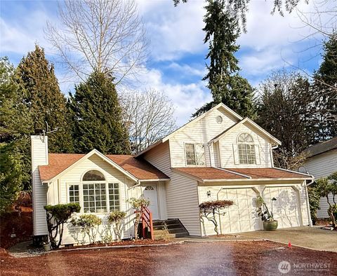 Photo of 6922 128th Pl SE Pl, Bellevue, WA 98006 (MLS # 2477297)
