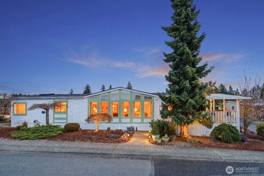 Photo of 1427 100th Street SW #149, Everett, WA 98204 (MLS # 2486064)