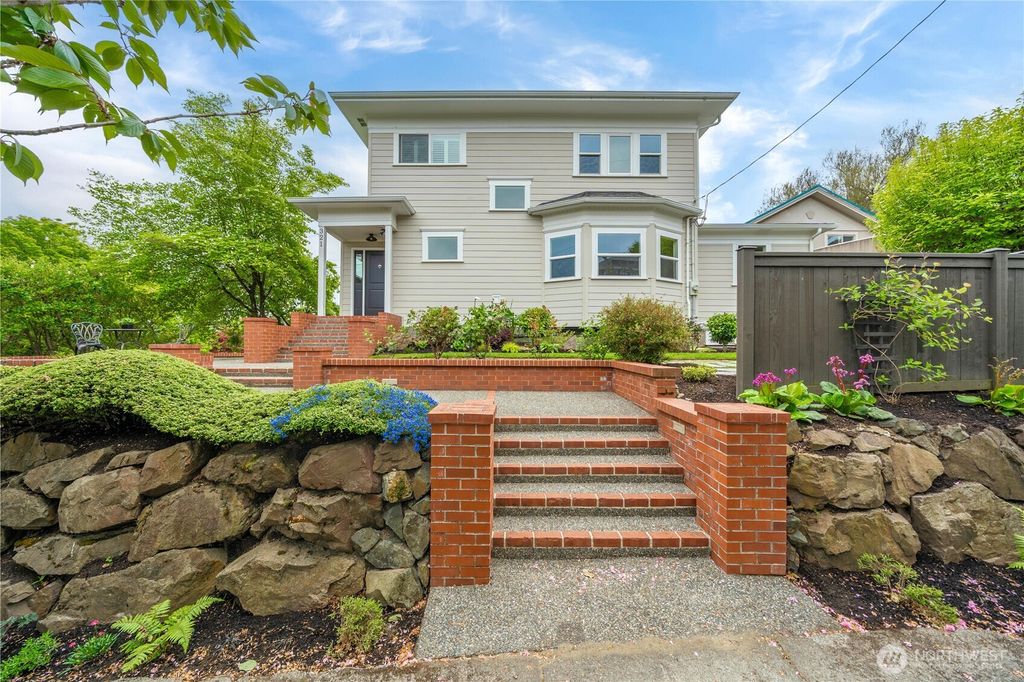 Photo of 321 Lee Street, Seattle, WA 98109 (MLS # 2518195)