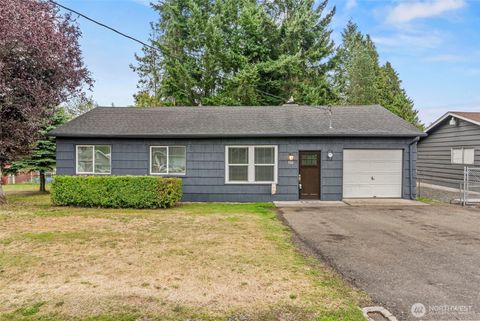 Photo of 932 S Nevada Drive, Longview, WA 98632 (MLS # 2440474)