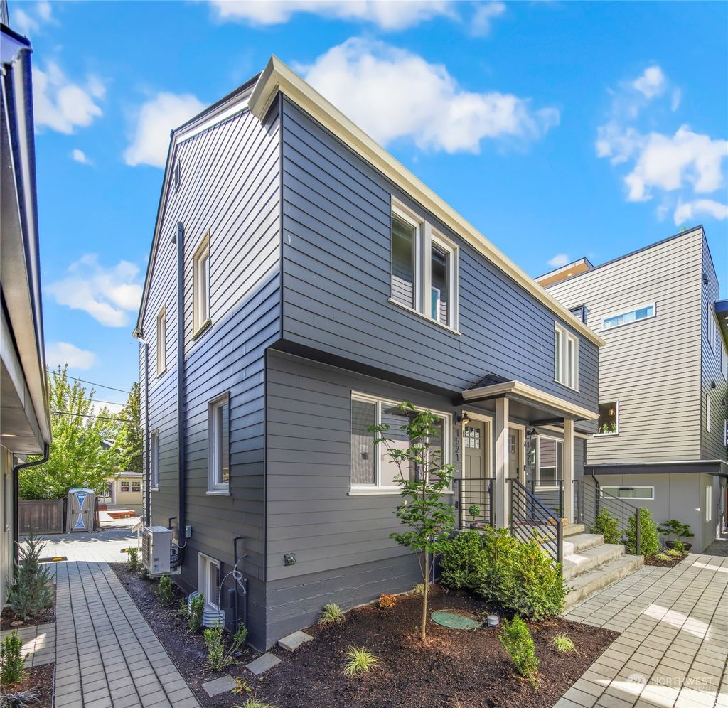 Photo of 1521 B 44th Avenue SW, Seattle, WA 98116 (MLS # 2243583)