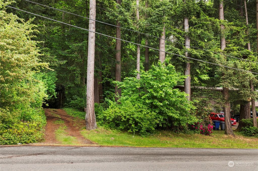 Photo of 189 XX 45th Place NE, Lake Forest Park, WA 98155 (MLS # 2241350)