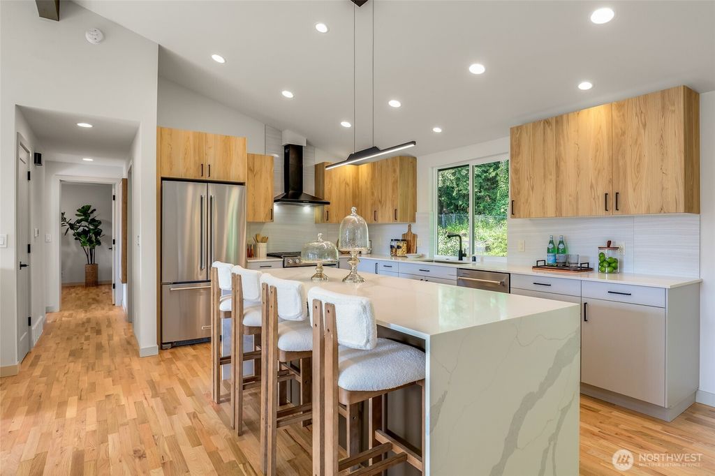 Photo of 19208 38th Place NE, Lake Forest Park, WA 98155 (MLS # 2388388)