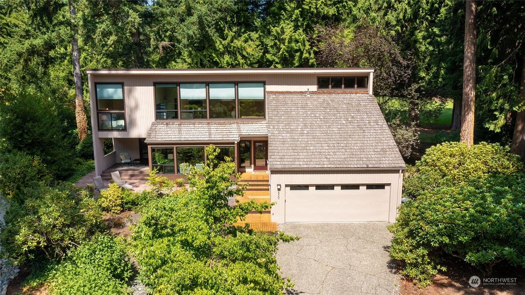 Photo of 2920 216th Avenue NE, Sammamish, WA 98074 (MLS # 2137421)