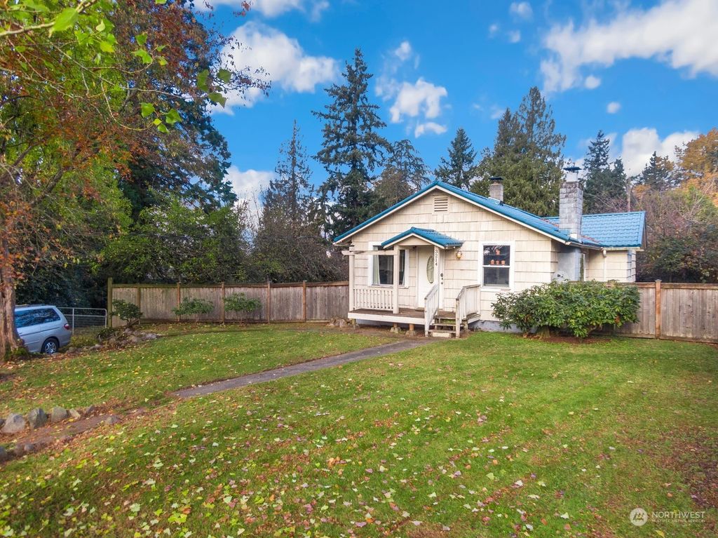 Photo of 3214 S 169th Street, SeaTac, WA 98188 (MLS # 2182809)