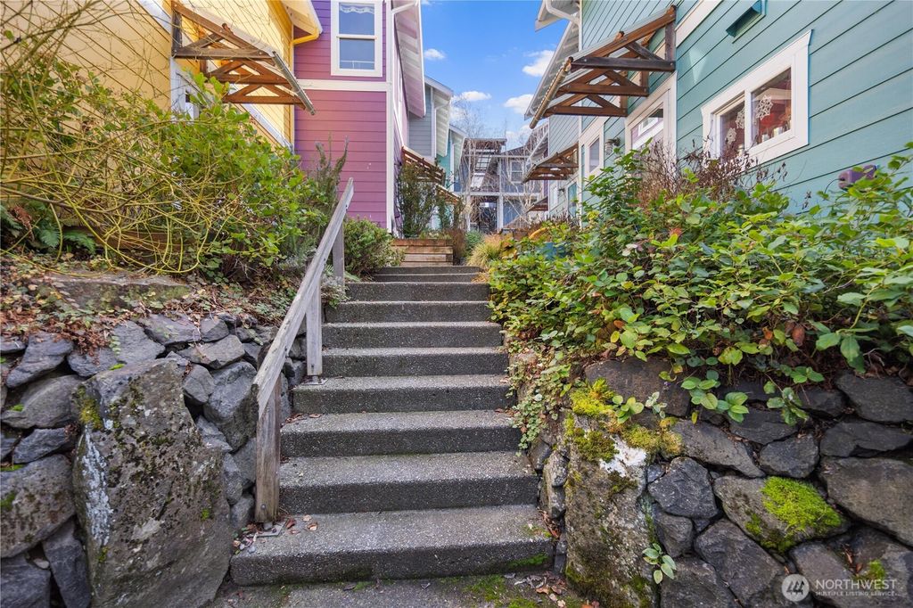 Photo of 112 22nd Avenue #B, Seattle, WA 98122 (MLS # 2480340)