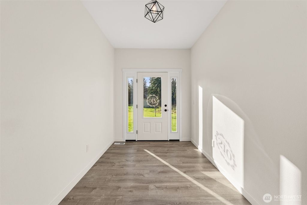 Photo of 210 West Wishkah Road, Aberdeen, WA 98520 (MLS # 2489503)