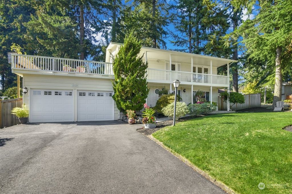 Photo of 12123 76th Avenue NE, Kirkland, WA 98034 (MLS # 2001530)