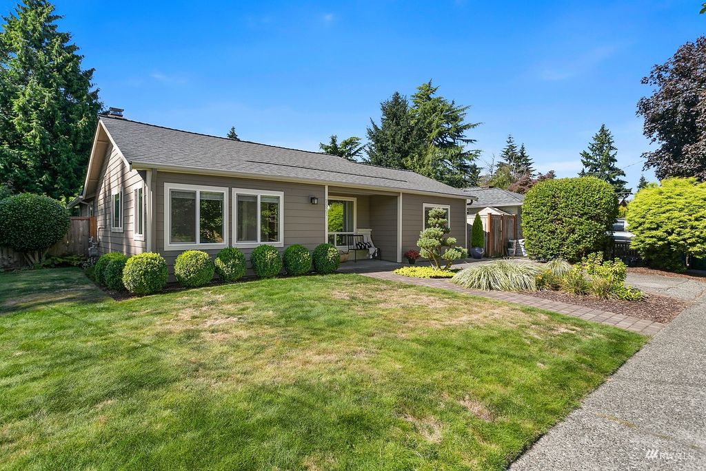 Photo of 7531 28th Avenue SW, Seattle, WA 98126 (MLS # 1993292)