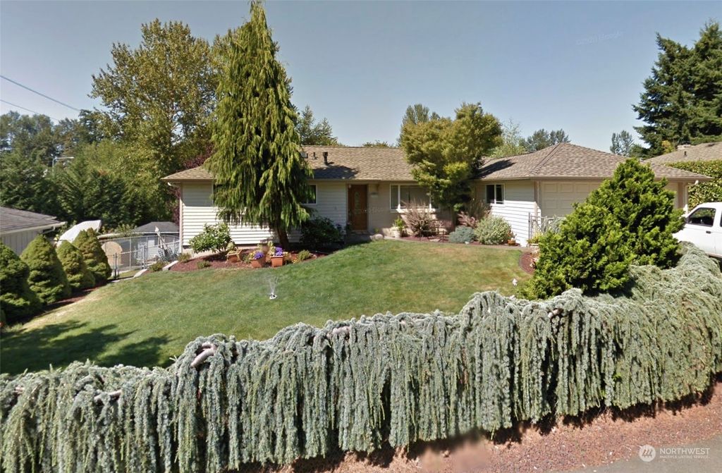 Photo of 20647 120th Avenue SE, Kent, WA 98031 (MLS # 2290162)