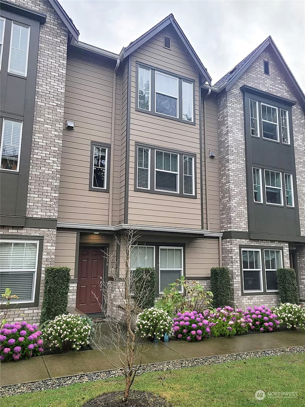 Photo of 11114 20th Drive SE, Everett, WA 98208 (MLS # 2189329)