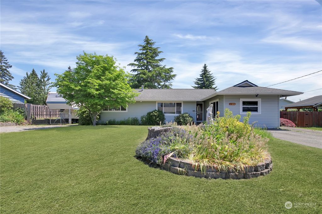 Photo of 16858 122nd Avenue SE, Renton, WA 98058 (MLS # 2072982)