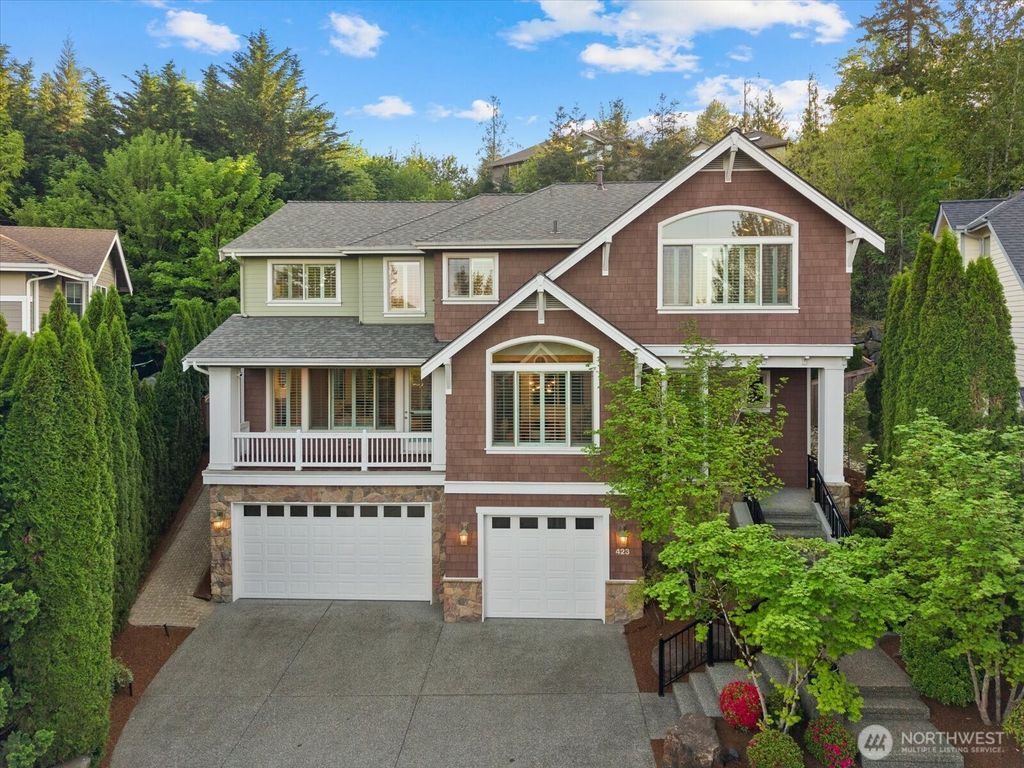 Photo of 423 Sky Country Way NW, Issaquah, WA 98027 (MLS # 2518969)