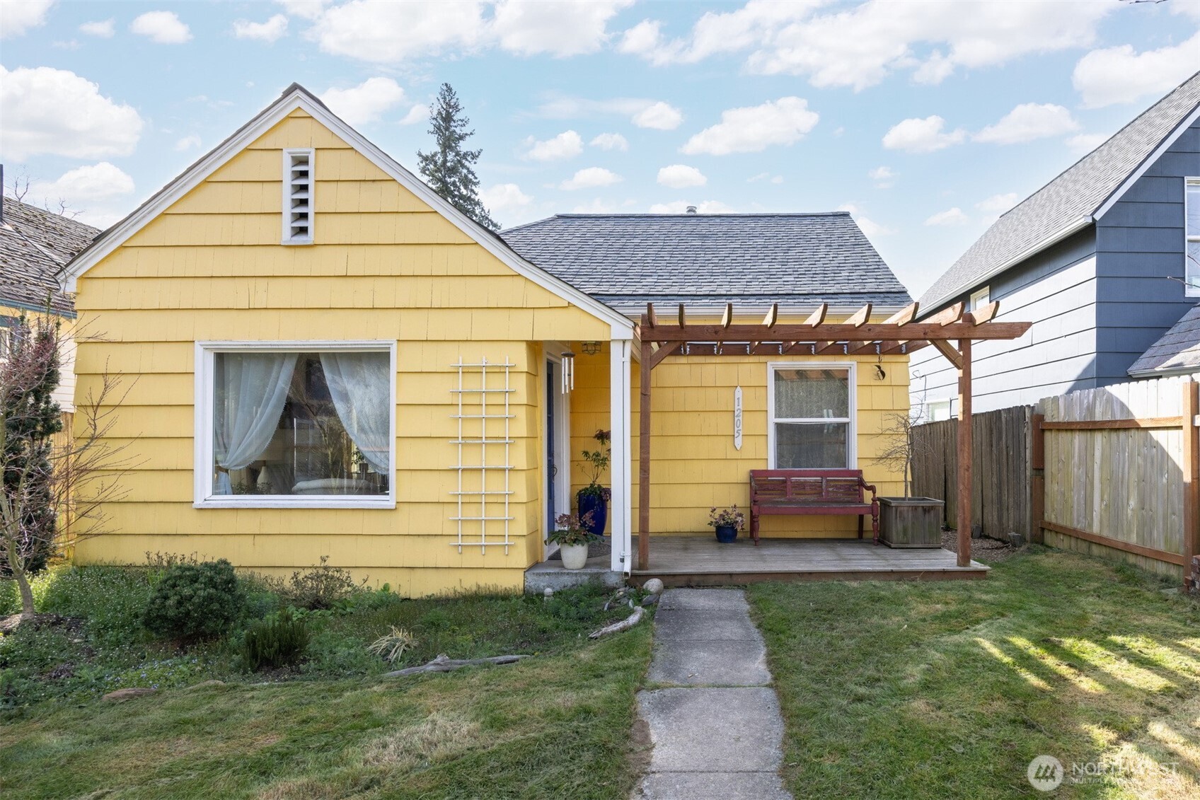 1205 Humboldt Street