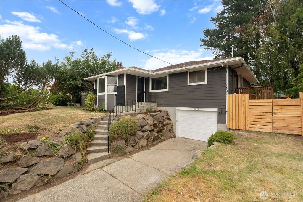 Photo of 16624 3rd Avenue S, Burien, WA 98148 (MLS # 2465098)