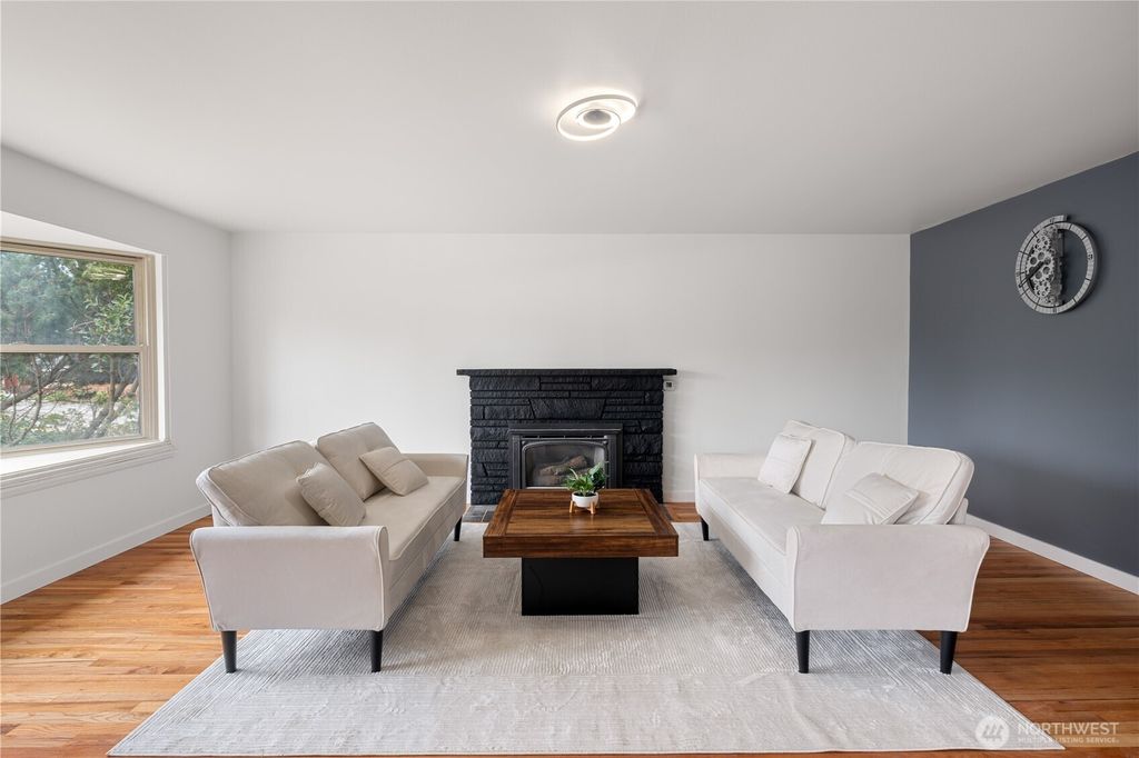 Photo of 16624 3rd Avenue S, Burien, WA 98148 (MLS # 2465098)