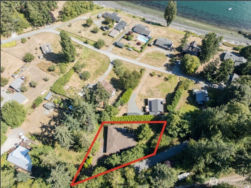 143 Raccoon Point Road