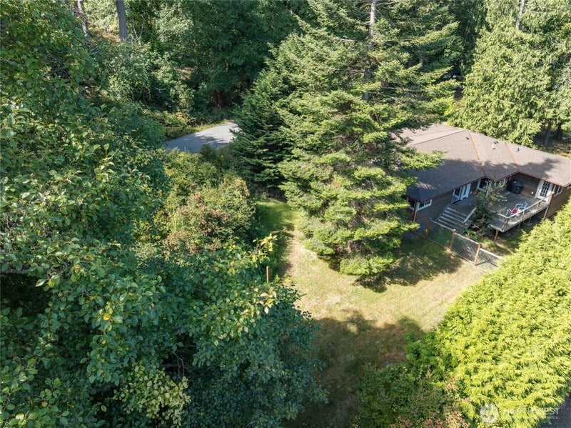 143 Raccoon Point Road