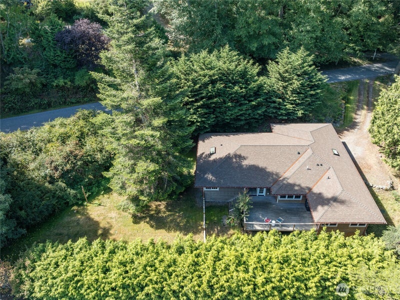 143 Raccoon Point Road