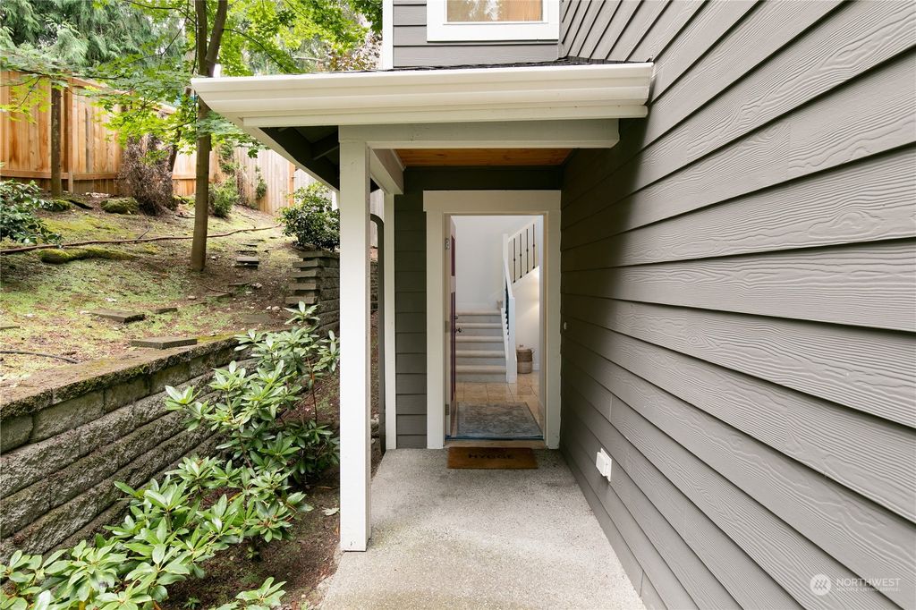 Photo of 18915 16th Avenue NE, Shoreline, WA 98155 (MLS # 2303954)